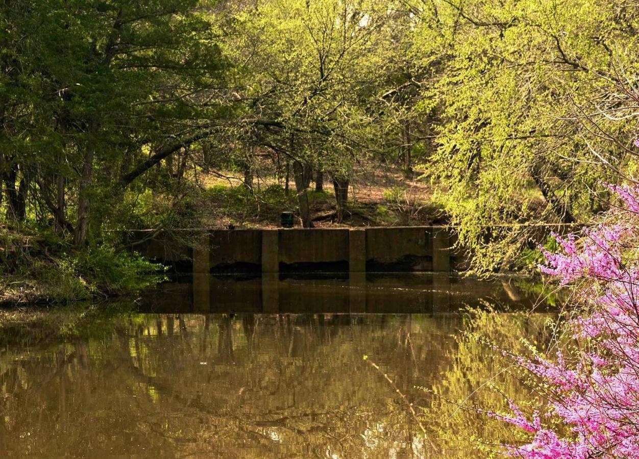 The Monastery At Forest Lake Oklahoma City Exteriör bild